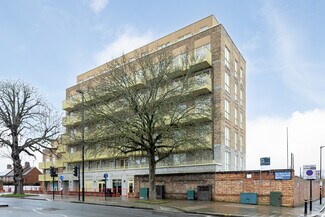 Plus de détails pour Local commercial à louer