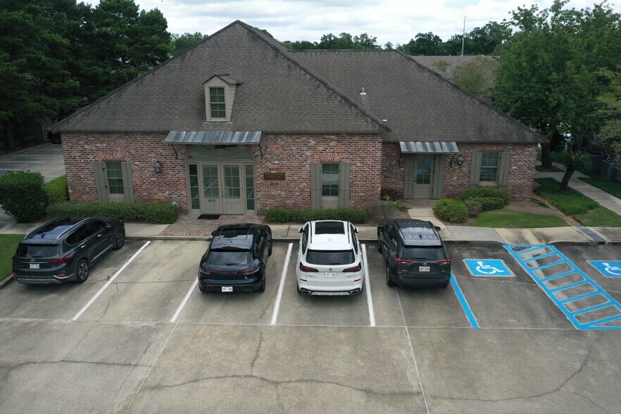 2161 Quail Run, Baton Rouge, LA à vendre - Photo de l’immeuble – Image 2 sur 22