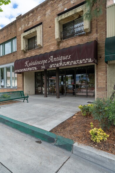 306 S Myrtle Ave, Monrovia, CA à louer - Photo de l’immeuble – Image 2 sur 15