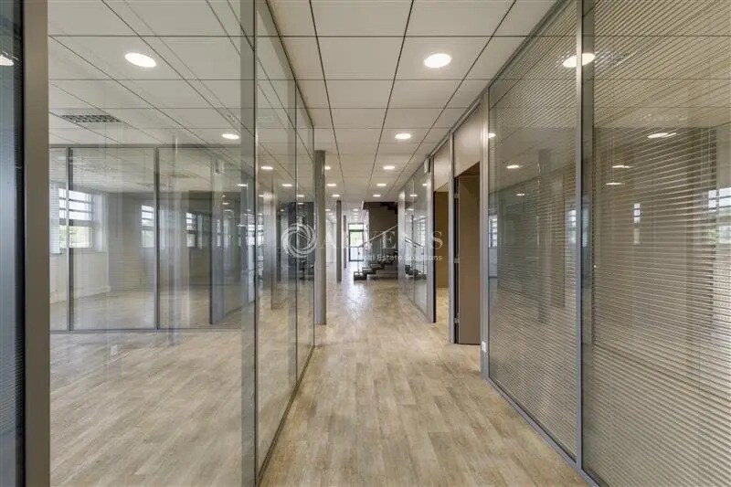 Bureau dans Miribel à louer Photo de l’immeuble– Image 1 sur 5