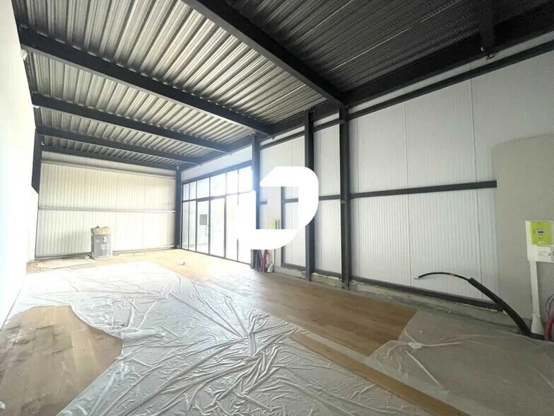 Local commercial dans Audenge à louer - Photo de l’immeuble – Image 1 sur 5