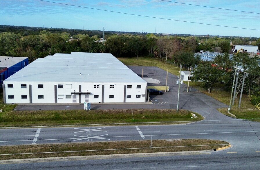 12388 Starkey Rd, Largo, FL à vendre - Photo de l’immeuble – Image 3 sur 28