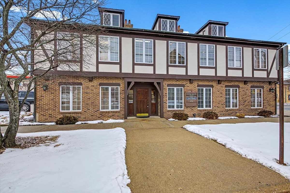 50 Ela St, Barrington, IL à louer Photo principale– Image 1 sur 27