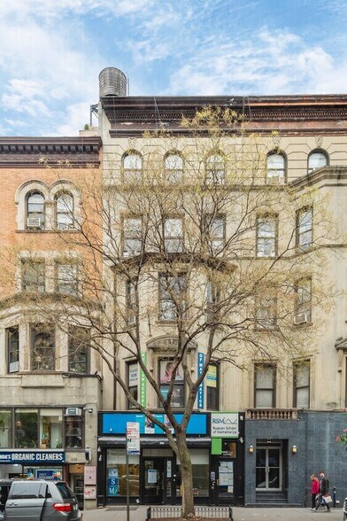 237 W 72nd St, New York, NY à vendre - Photo de l’immeuble – Image 2 sur 18
