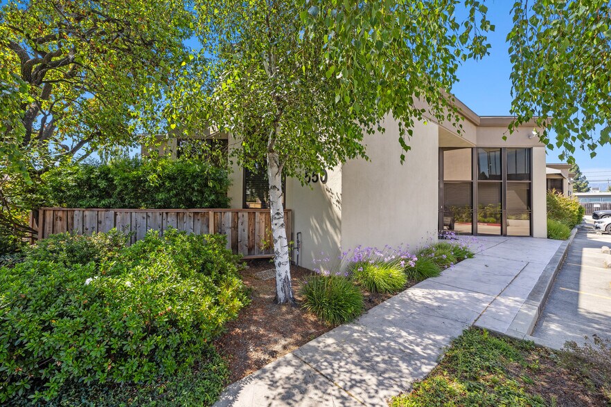 550 Price Ave, Redwood City, CA à vendre - Photo de l’immeuble – Image 3 sur 70