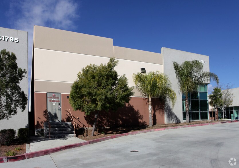 41745 Elm St, Murrieta, CA à louer - Photo de l’immeuble – Image 3 sur 21