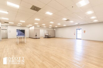 1512 I-35 W, Denton, TX à louer Photo intérieure– Image 2 sur 17