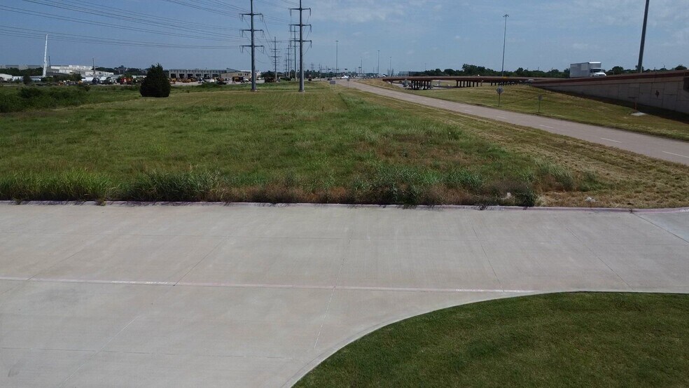2851 N State 161 Hwy, Irving, TX à vendre - Vidéo sur l’annonce professionnelle – Image 3 sur 15