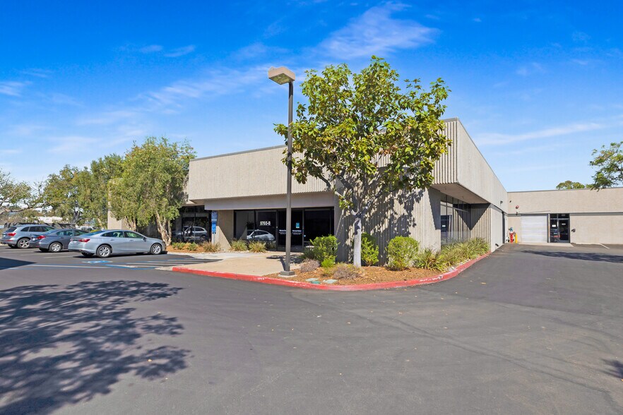 9765 Clairemont Mesa Blvd, San Diego, CA à louer - Photo principale – Image 1 sur 9