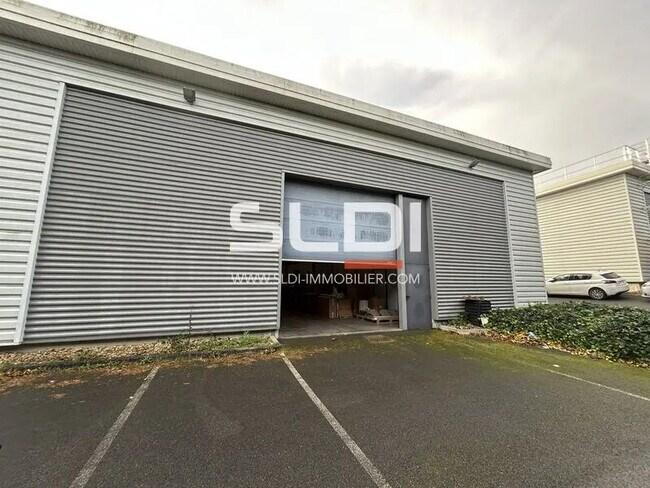 Plus de détails pour 590 Boulevard Albert Camus, Villefranche-sur-Saône - Bureau, Local d'activités à louer