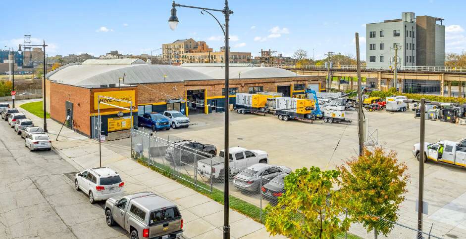2424 S Wabash Ave, Chicago, IL à louer - Photo de l’immeuble – Image 1 sur 7