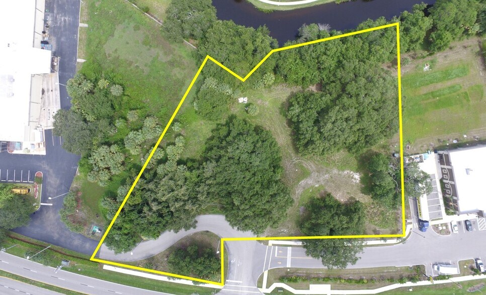 4055 Hancock Bridge Pky, North Fort Myers, FL à vendre - Photo de l’immeuble – Image 3 sur 9
