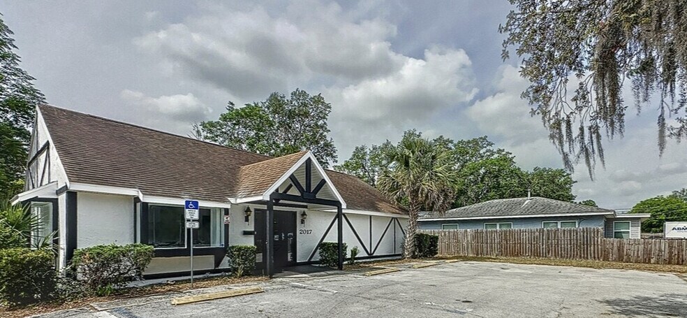 2017 W Main St, Leesburg, FL à louer - Photo de l’immeuble – Image 2 sur 9