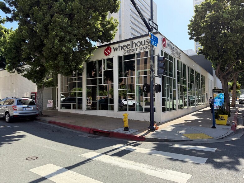 300-320 B St, San Diego, CA à louer - Photo de l’immeuble – Image 3 sur 9