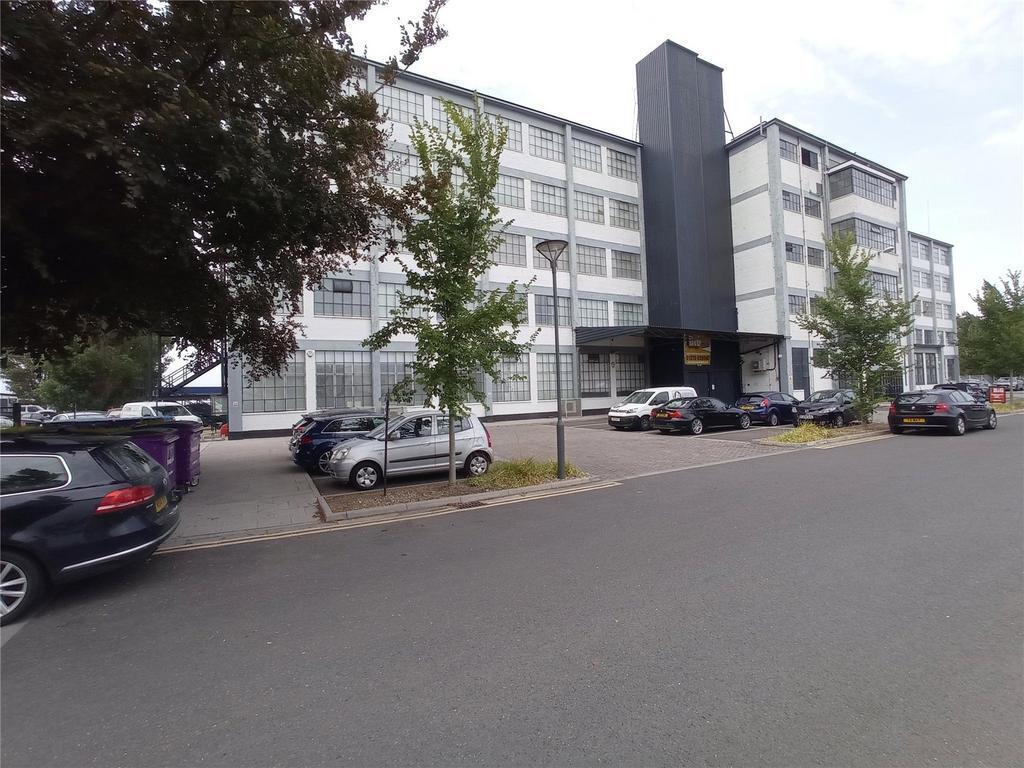 Princess Margaret Rd, Tilbury à louer Photo de l’immeuble– Image 1 sur 22