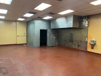 Plus de détails pour 8116-8144 Deering Ave, Canoga Park, CA - Local d'activités, Industriel/Logistique à louer