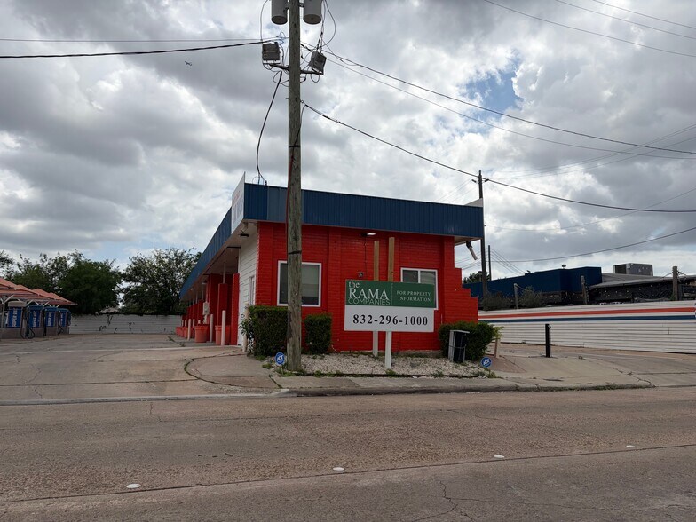 6505 Del Monte Dr, Houston, TX à vendre - Photo principale – Image 1 sur 11