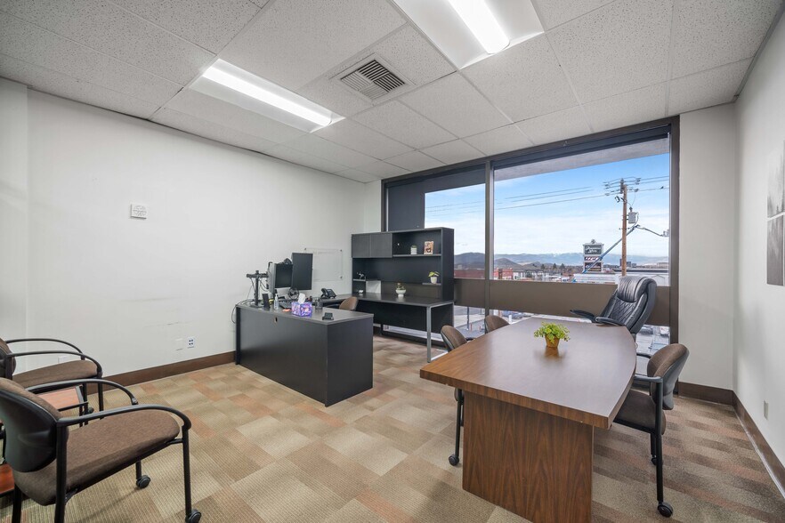 449 S Virginia St, Reno, NV à louer - Photo intérieure – Image 3 sur 20