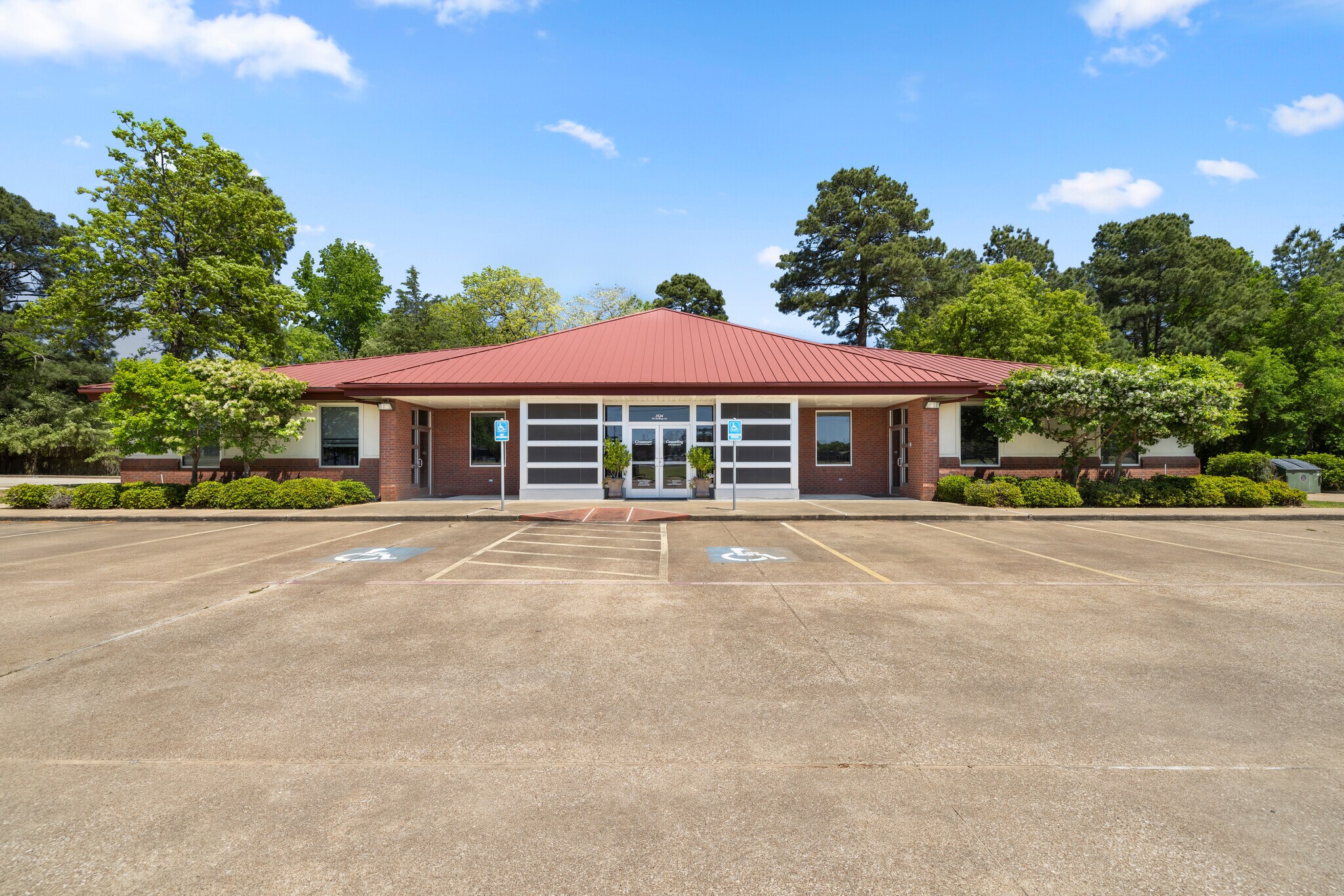 3524 NE Stallings Dr, Nacogdoches, TX à vendre Photo principale– Image 1 sur 29