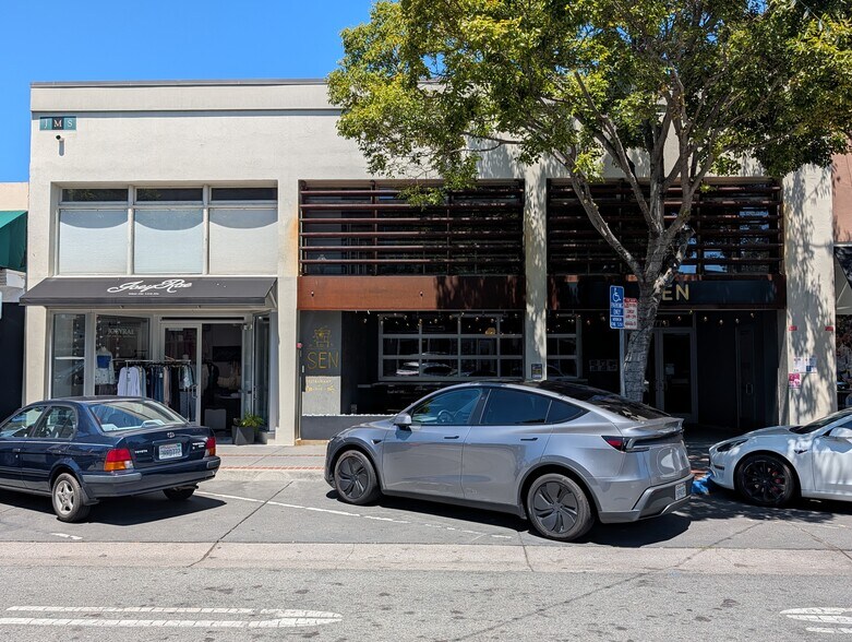 677 Laurel St, San Carlos, CA à louer - Photo de l’immeuble – Image 2 sur 4