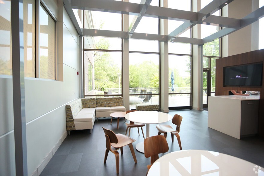 10900 Nuckols Rd, Glen Allen, VA à louer - Hall d’entrée – Image 3 sur 13
