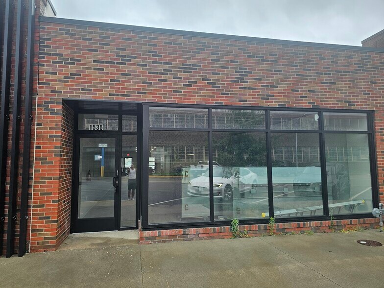 1535 Swift Ave, North Kansas City, MO à louer - Photo de l’immeuble – Image 2 sur 21
