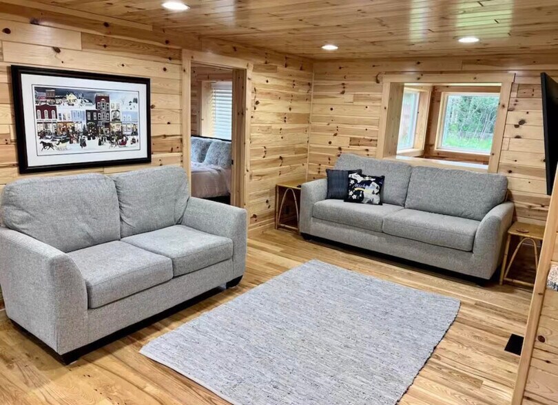 4472 M-75, Walloon Lake, MI à vendre - Photo de l’immeuble – Image 3 sur 31