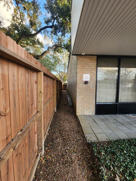 5423 E 5th St, Katy, TX à louer - Photo de l’immeuble – Image 3 sur 17
