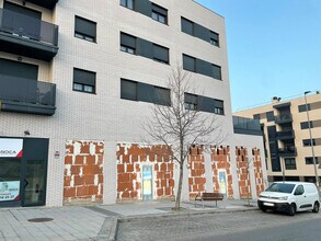 Local commercial dans Arganda del Rey, Madrid à louer Photo de la construction– Image 2 sur 3