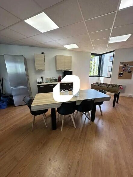 Bureau dans Jouy-en-Josas à louer - Photo de l’immeuble – Image 3 sur 7