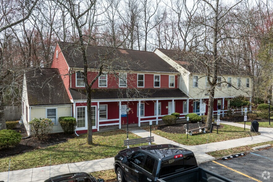 520 Stokes Rd, Medford, NJ à louer - Photo principale – Image 1 sur 26