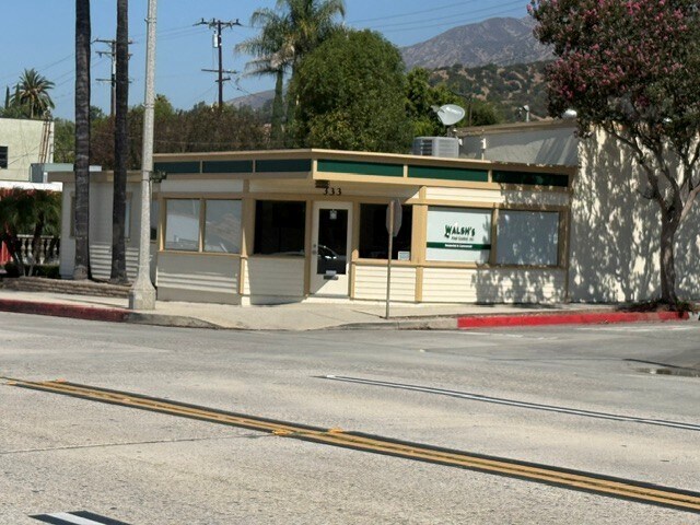 333 W Foothill Blvd, Monrovia, CA à vendre - Photo de l’immeuble – Image 2 sur 4