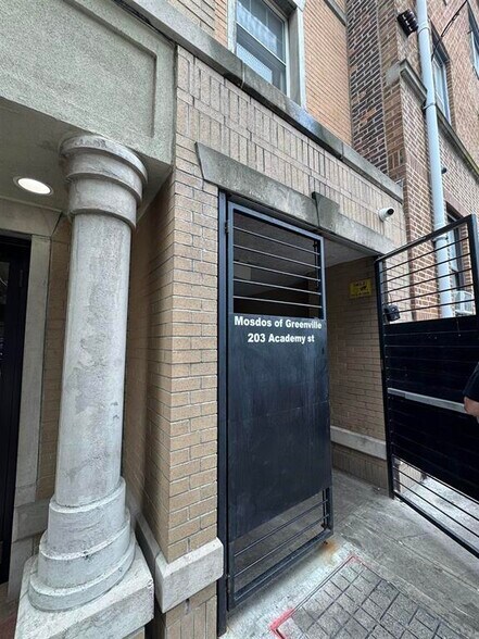 203 Academy St, Jersey City, NJ à louer - Photo de l’immeuble – Image 2 sur 34