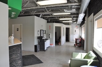 7002 39th St, Leduc, AB à louer Photo intérieure– Image 2 sur 6