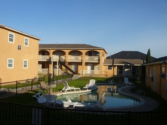 Plus de détails pour 2311 71st St, Galveston, TX - Logement à vendre