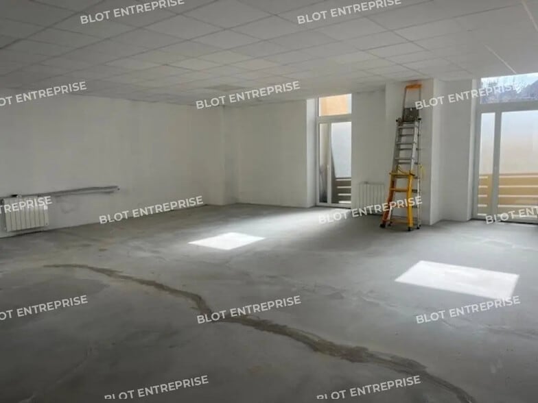 Bureau dans Vannes à vendre - Photo de l’immeuble – Image 2 sur 5
