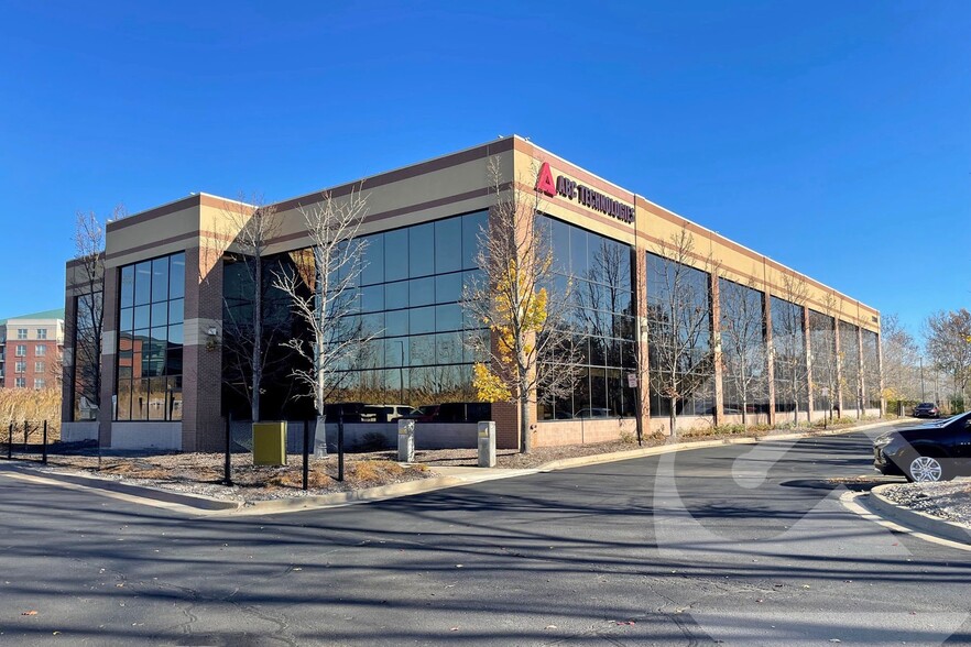 25900 W 11 Mile Rd, Southfield, MI à vendre - Photo de l’immeuble – Image 1 sur 6