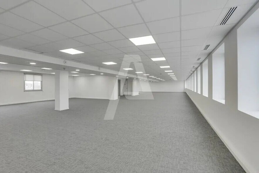Bureau dans Ivry-sur-Seine à louer - Photo de l’immeuble – Image 1 sur 4