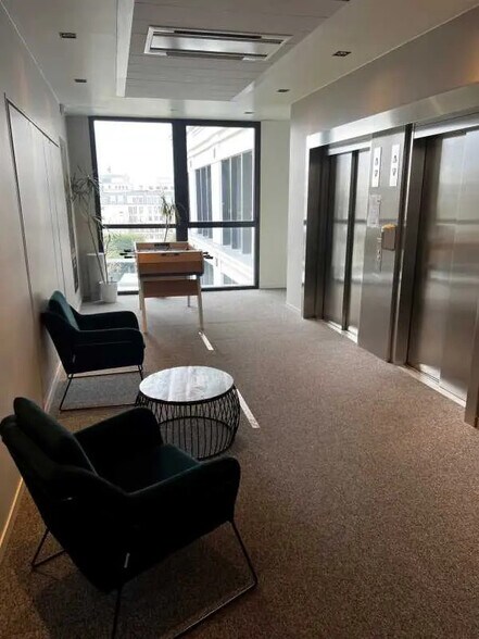 Bureau dans Serris à louer - Photo de l’immeuble – Image 2 sur 11