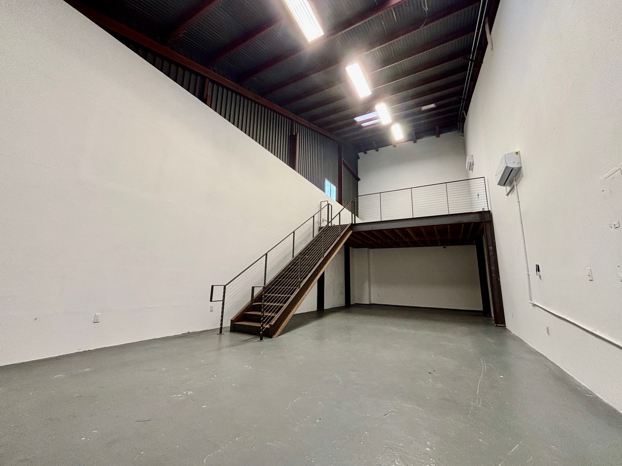 361 Vernon Ave, Venice, CA à louer Photo intérieure– Image 1 sur 7