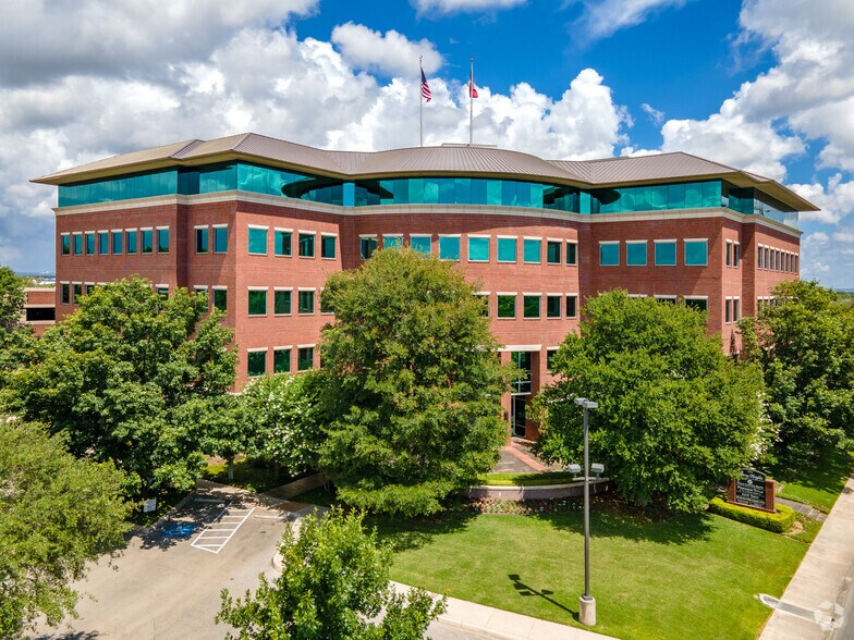 7373 N Broadway St, San Antonio, TX à louer - Photo principale – Image 1 sur 8