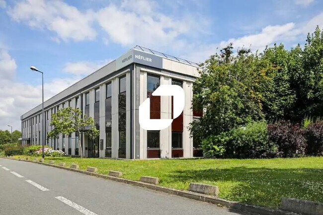 Plus de détails pour Bureau, Local d'activités à louer