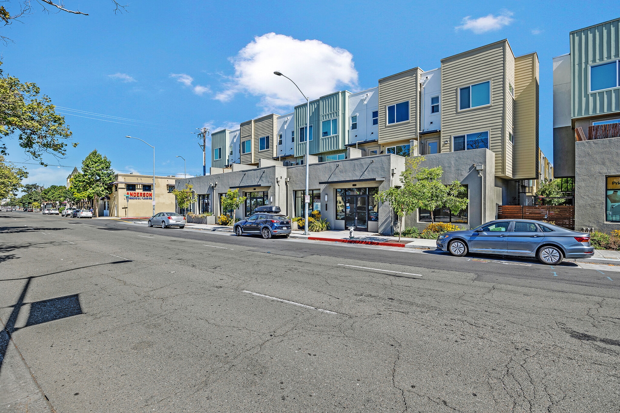 990 W Grand Ave, Oakland, CA à louer Photo de l’immeuble– Image 1 sur 33
