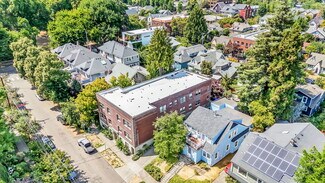 Plus de détails pour 2455 NW Quimby St, Portland, OR - Logement à vendre
