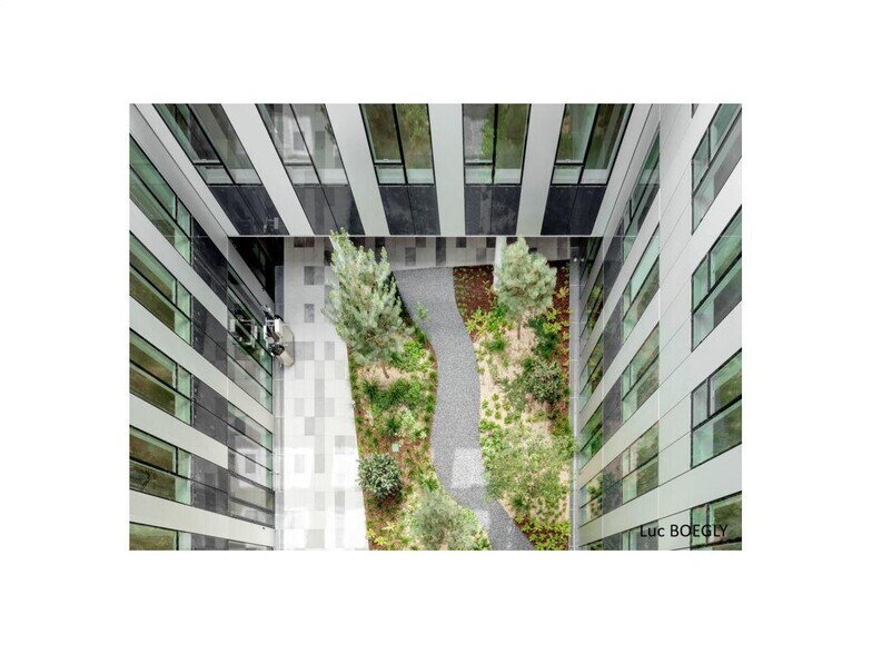 3 Place Louis Renault, Rueil-Malmaison à louer - Photo de l’immeuble – Image 3 sur 12