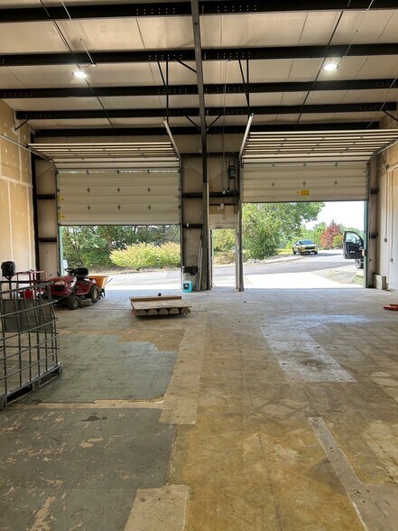 22 Enterprise Ct, Fredericksburg, VA à louer - Photo de l’immeuble – Image 3 sur 7