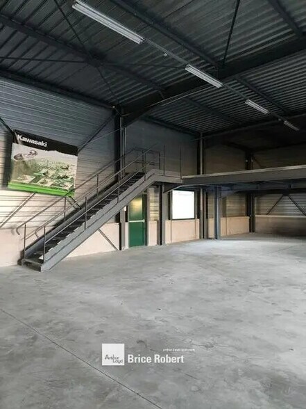 Local d’activités dans Taluyers à louer - Photo intérieure – Image 3 sur 6