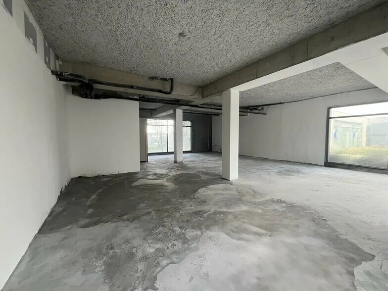 8 Avenue Georges Pompidou, Saint-Priest à louer - Photo de l’immeuble – Image 3 sur 5