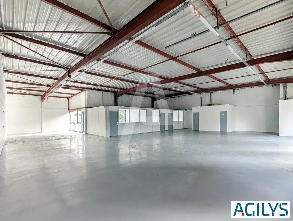 Local d’activités dans  à louer Photo intérieure– Image 1 sur 13