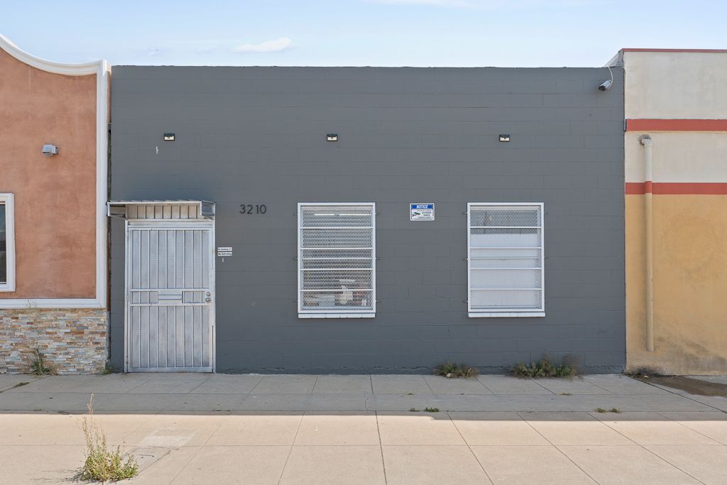 3210 N San Fernando Blvd, Burbank, CA à vendre Photo de l’immeuble– Image 1 sur 24